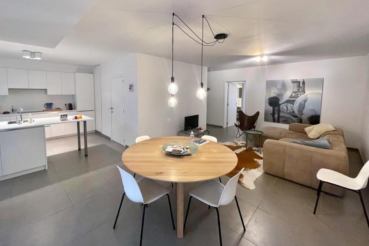 Apartment With Free Covered Parking - City Center ヘント エクステリア 写真